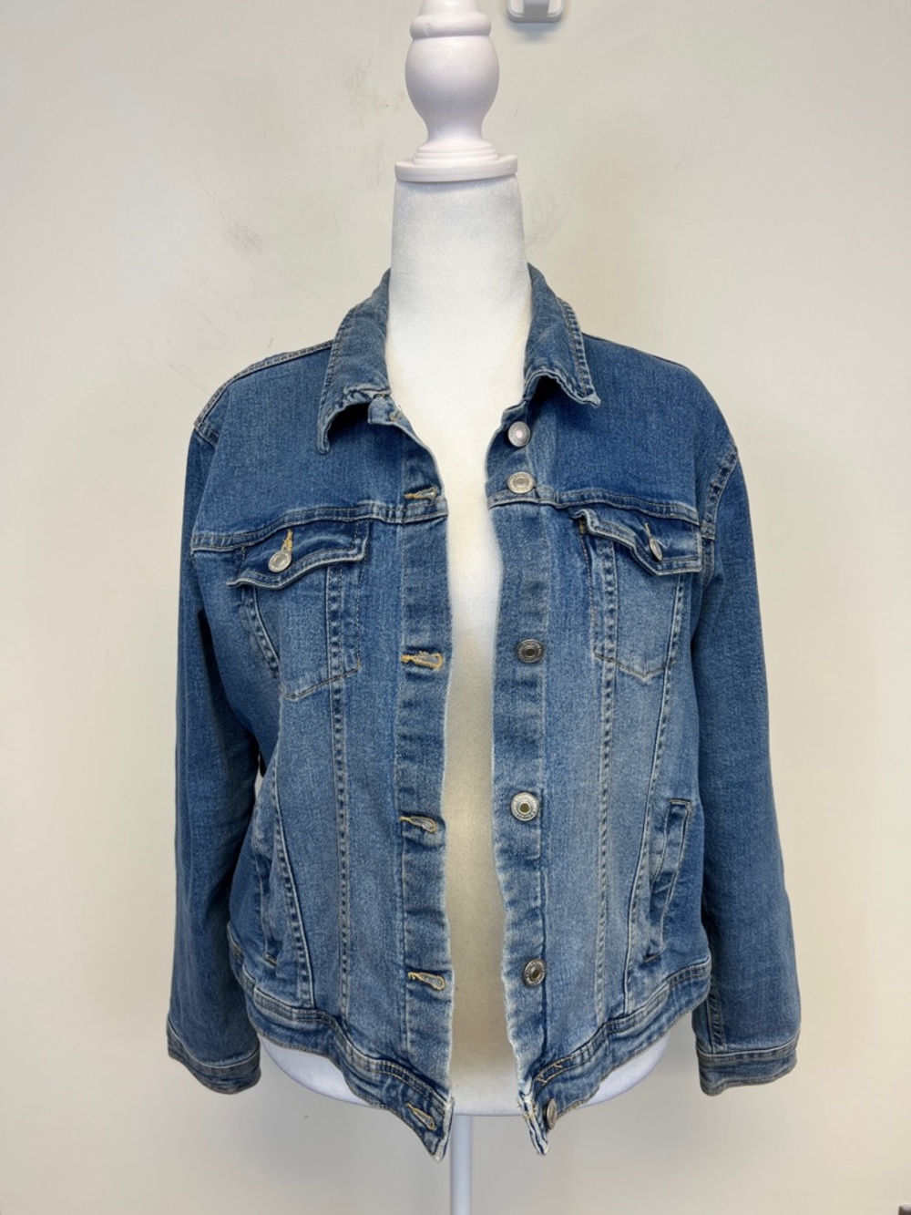 Roebuck & CO Classic Blue Denim Jean Jacket for Women Size XL